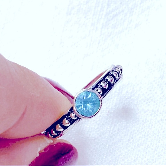 ❣️$25/3❣️ Sliver Plated Blue Rhinestone Ring - Picture 5 of 9